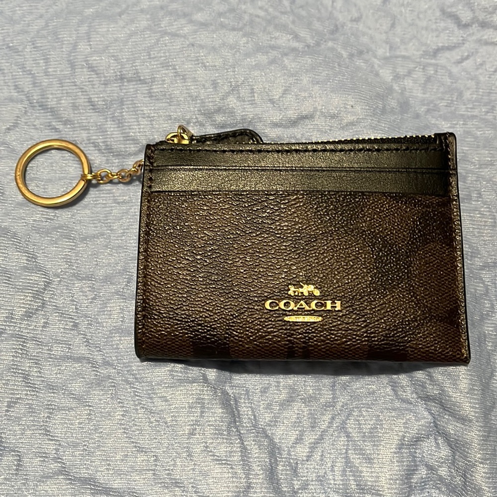 Coach card holder zip closure